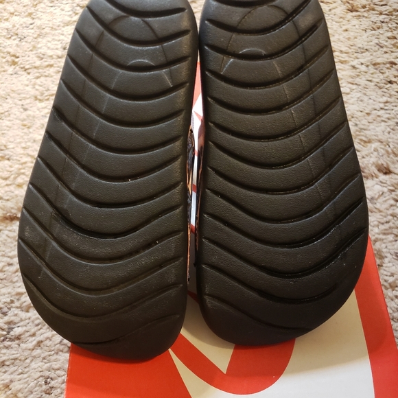 Nike 9c sandals - Picture 4 of 4